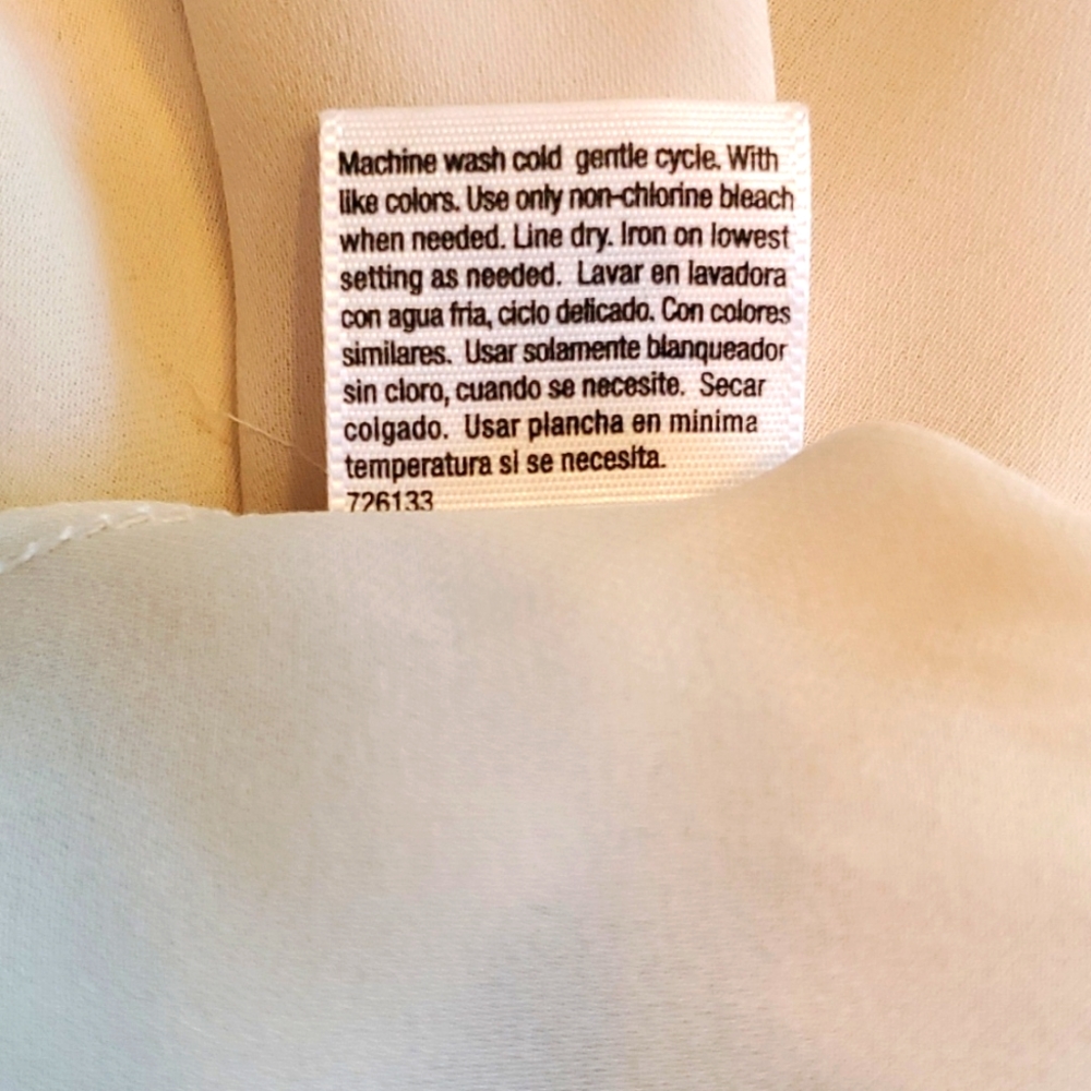 Ana off white/cream, v neck detailed blouse - Picture 6 of 6